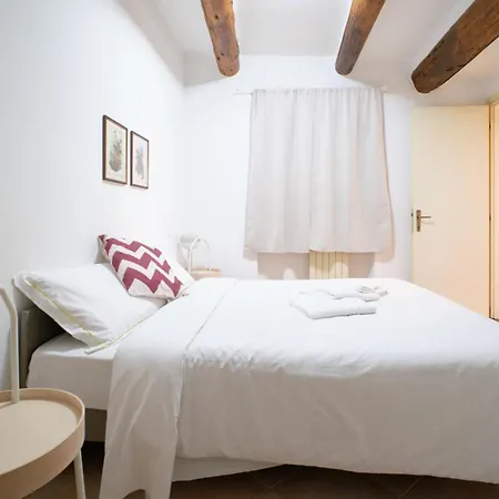 Apartman Cavour La Citta Vecchia *