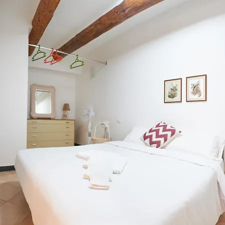 Cavour La Citta Vecchia * Genua