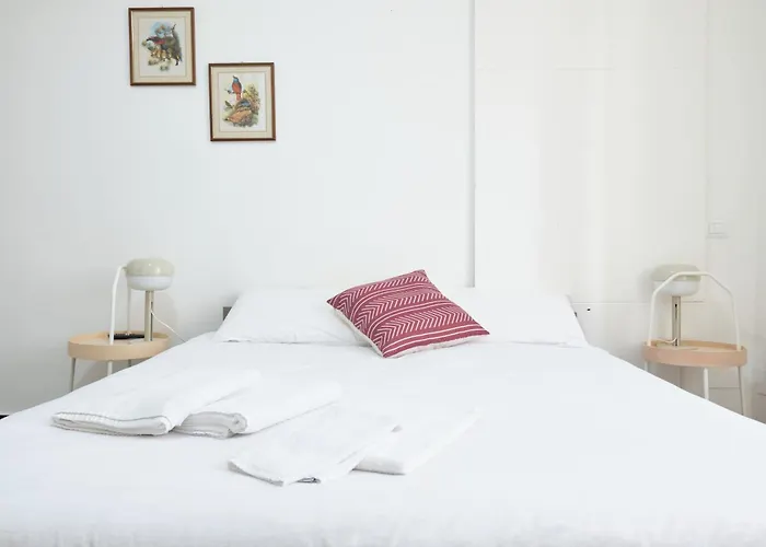 Cavour La Citta Vecchia * ג'נובה